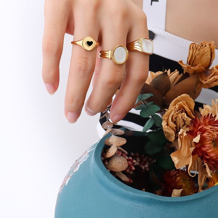 gold seashell ring