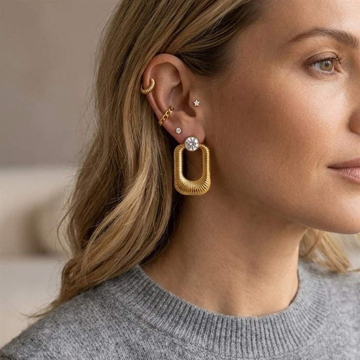Minimal CZ Rectangle Hoops suppliers