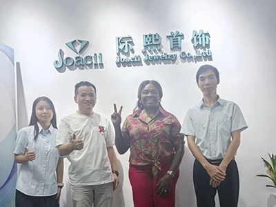 Joacii へようこそ: 英国ジュエリー ブランド訪問